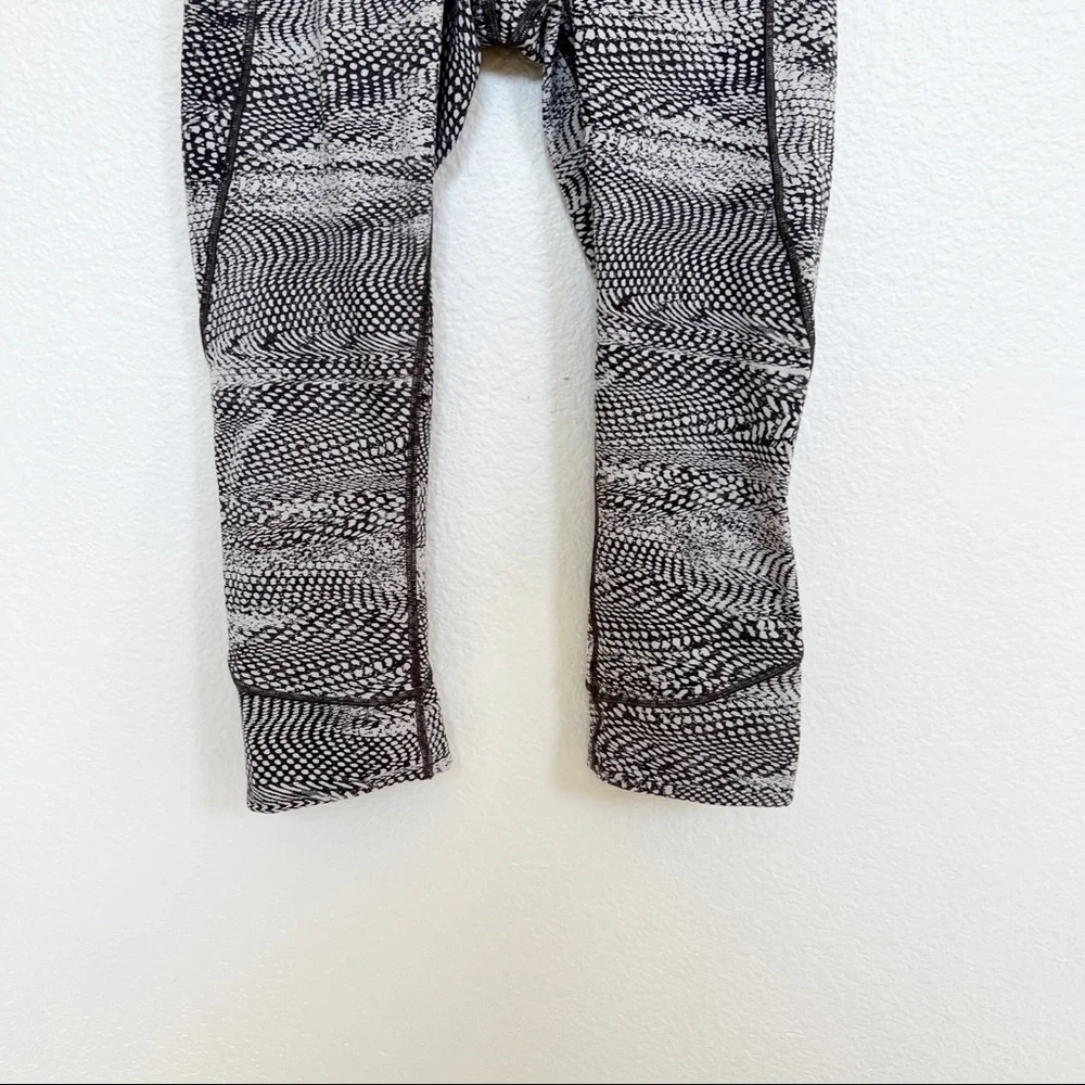 Lululemon- In Movement Crop Everlux 19” In Swerve Vapor Metal Gray -6